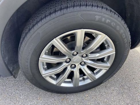 Used 2022 Cadillac XT4 Premium Luxury w/ Safety Alert Package image 9