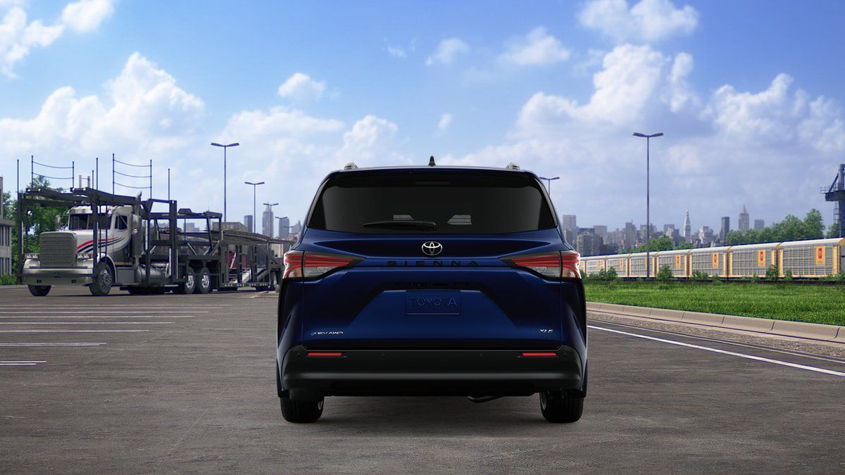 New 2026 Toyota Sienna XLE AWD/4WD image 8