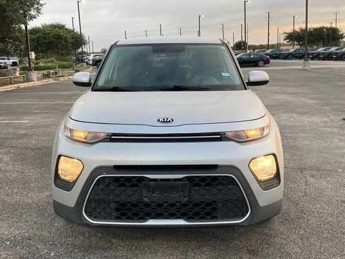 Used 2021 Kia Soul LX FWD image 2