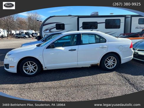 Used 2011 Ford Fusion S FWD image 2
