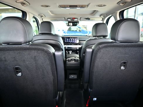 Used 2025 Kia Telluride S AWD/4WD image 13