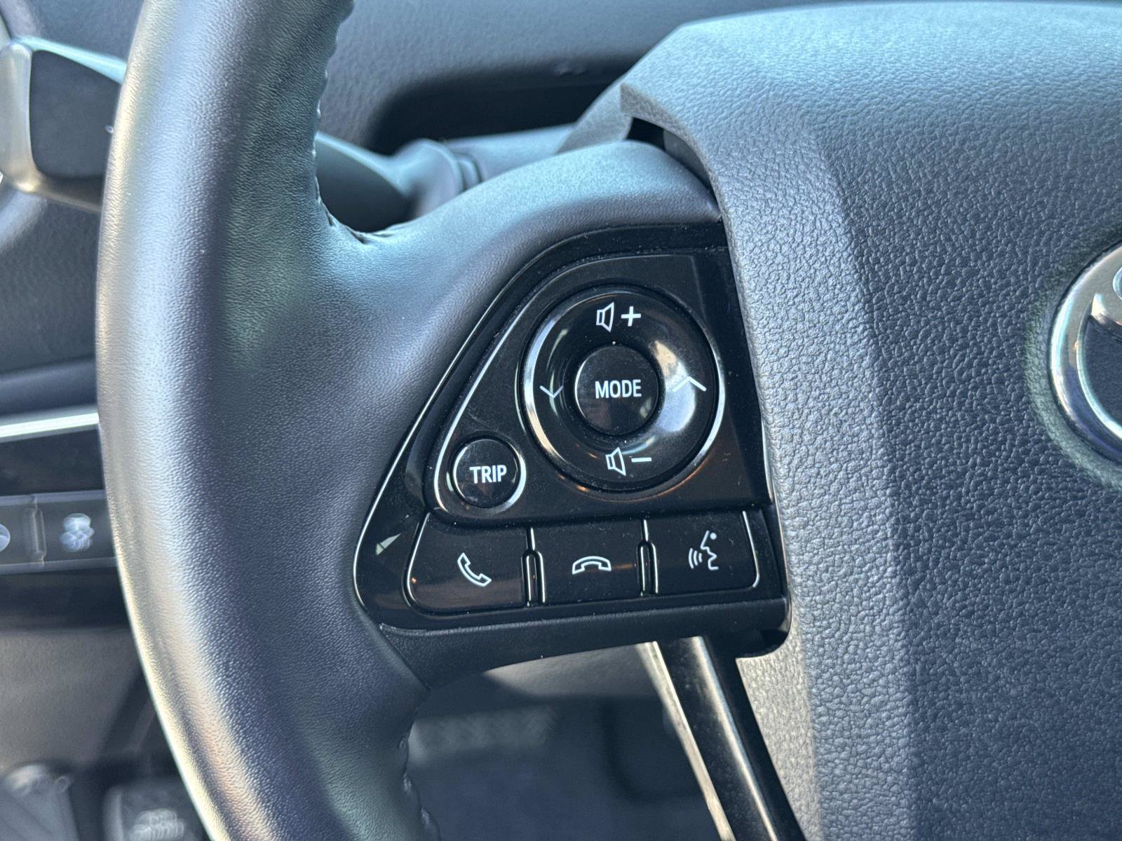 Used 2022 Toyota Prius FWD image 11