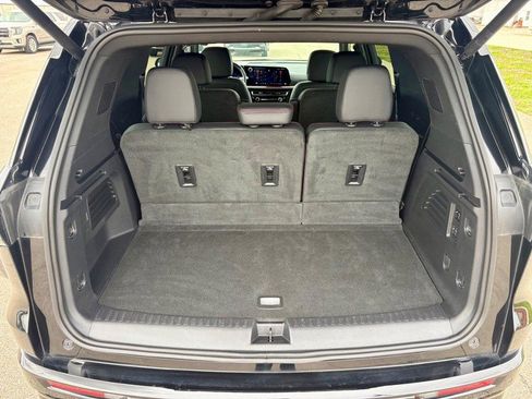Used 2024 Chevrolet Traverse RS w/ LPO, Floor Liner Package image 5