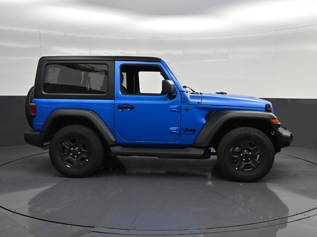 Used 2026 Jeep Wrangler Sport AWD/4WD image 4