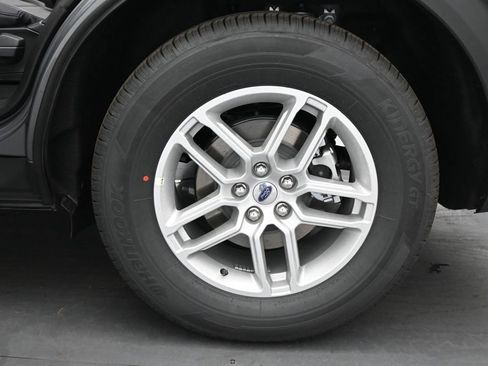 New 2026 Ford Explorer Active RWD image 22