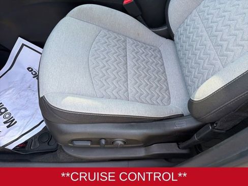 Used 2022 Chevrolet Equinox LS w/ LS Convenience Package image 9