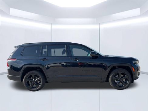 Used 2024 Jeep Grand Cherokee L Limited w/ Black Appearance Package AWD/4WD image 8