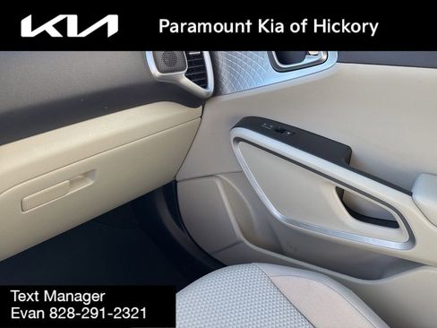Used 2022 Kia Soul LX image 24