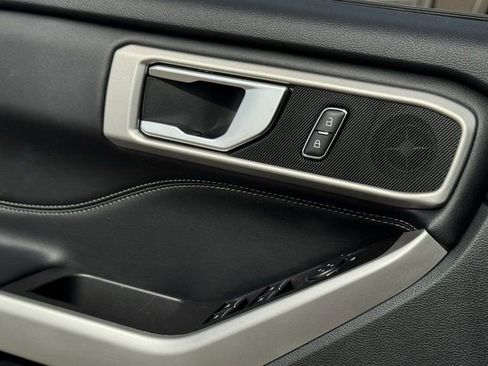 Used 2024 Ford Explorer XLT image 20