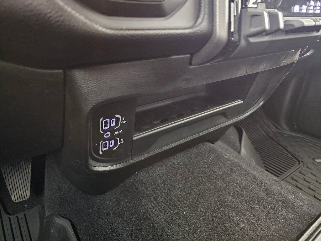 New 2026 RAM 3500 Big Horn AWD/4WD image 31