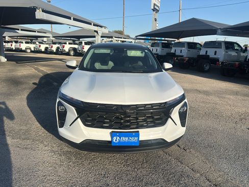 Certified 2024 Chevrolet Trax LS w/ LS Convenience Package image 2