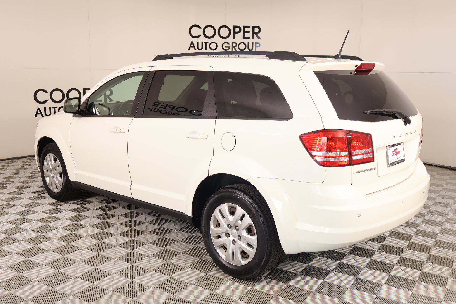 Used 2020 Dodge Journey SE w/ SE Popular Equipment Group FWD image 22