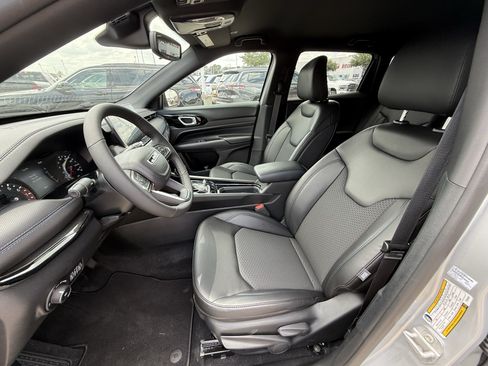 New 2026 Jeep Compass Latitude AWD/4WD image 16
