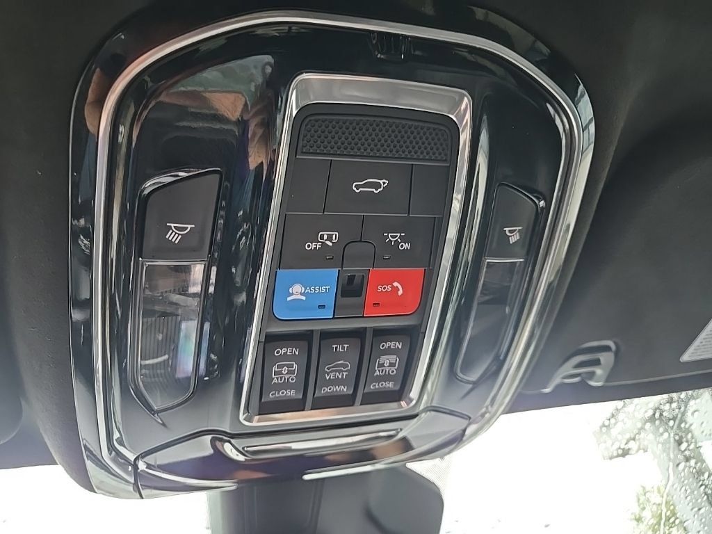 Used 2024 Jeep Grand Wagoneer Series II Obsidian w/ Quick Order Packagew 28T AWD/4WD image 25
