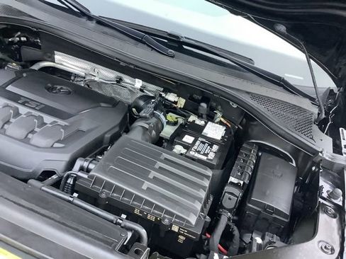 Used 2022 Volkswagen Tiguan SE R-Line image 13