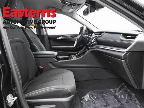 Used 2022 Jeep Grand Cherokee L Laredo w/ Luxury Tech Group I AWD/4WD image 24
