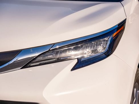 Certified 2021 Toyota Sienna LE AWD/4WD image 12