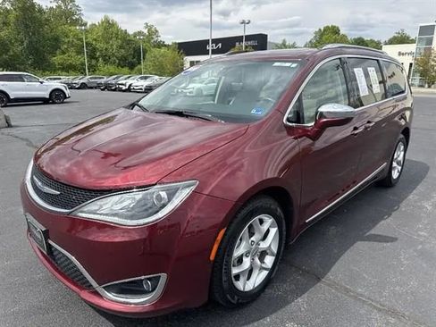 Used 2020 Chrysler Pacifica Limited FWD image 3