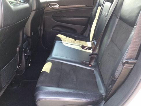 Used 2019 Jeep Grand Cherokee Altitude AWD/4WD image 21