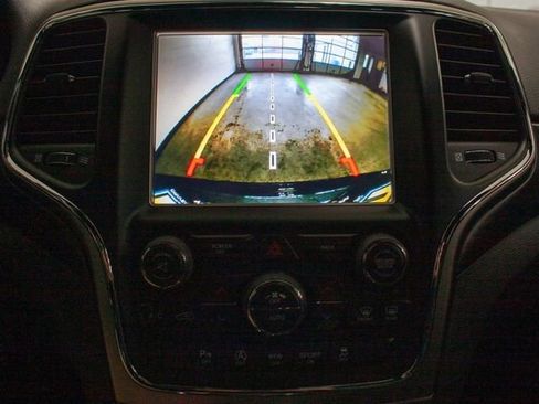 Used 2017 Jeep Grand Cherokee Altitude image 12