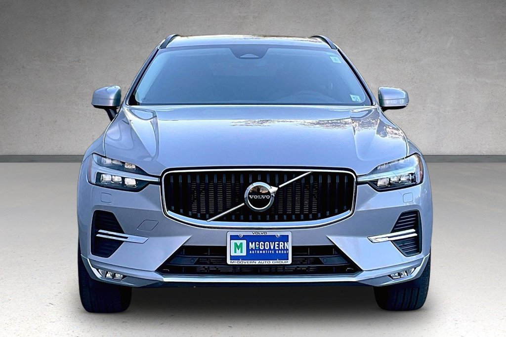 Certified 2023 Volvo XC60 B5 Core AWD/4WD image 2