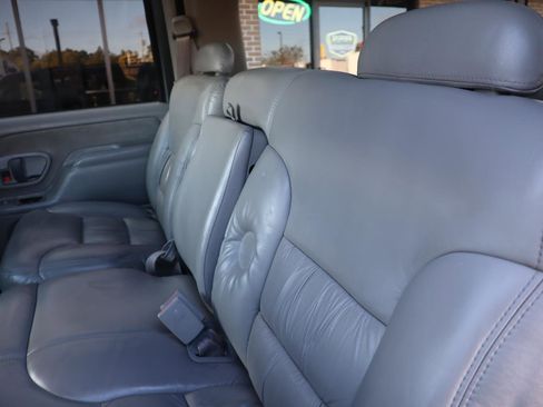 Used 1999 Chevrolet Suburban 2WD w/ Preferred Equipment Group 3 image 32