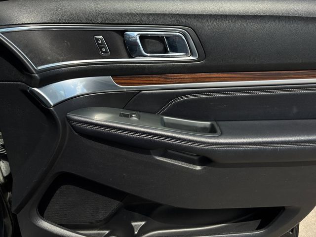 Used 2018 Ford Explorer Limited AWD/4WD image 18