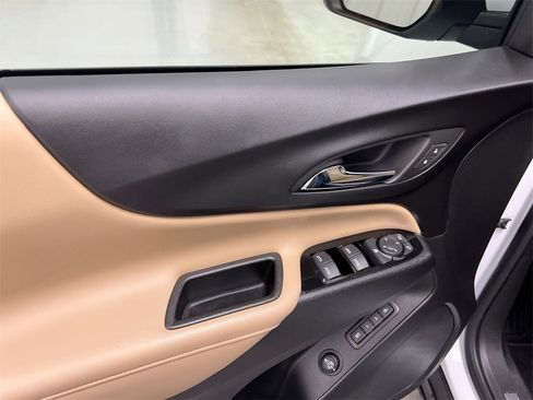Used 2022 Chevrolet Equinox Premier image 21