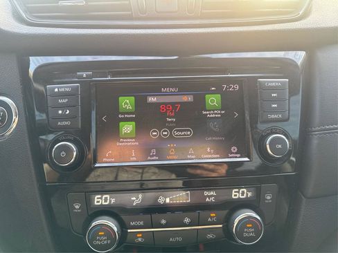 Used 2018 Nissan Rogue SL FWD image 12