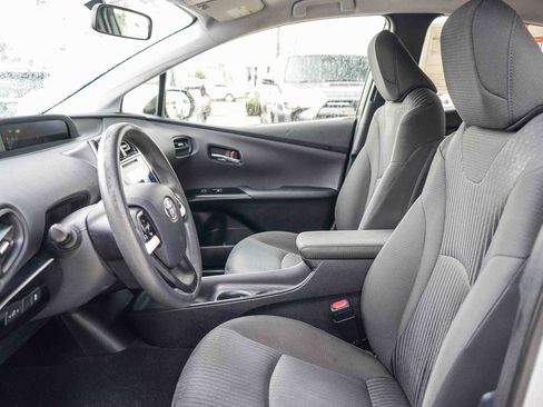 Used 2016 Toyota Prius Two w/ Preferred Accessory Package FWD image 17