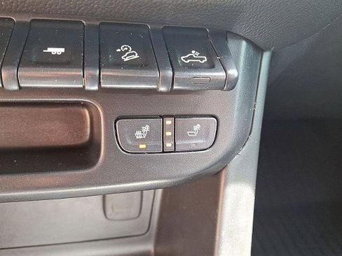 Certified 2022 Chevrolet Colorado ZR2 w/ ZR2 Midnight Special Edition image 19