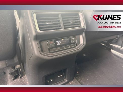 Used 2025 Volkswagen Atlas SE FWD image 36