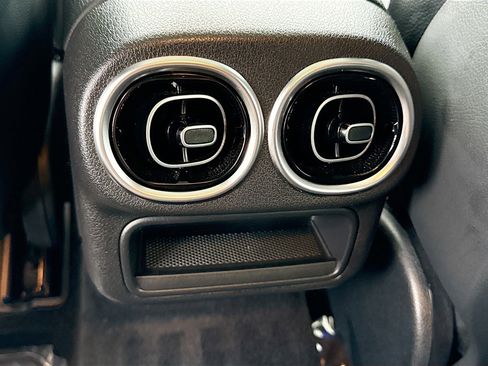 Used 2024 Mercedes-Benz GLC 300 GLC 300 image 19