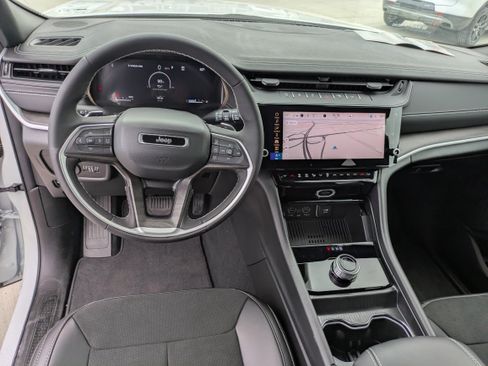 New 2026 Jeep Grand Cherokee Altitude RWD image 15