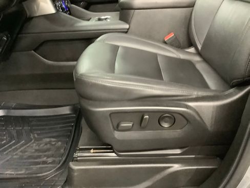 Used 2022 Chevrolet Tahoe Z71 AWD/4WD image 10