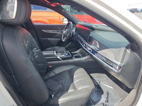 Used 2023 BMW 760i xDrive 760i xDrive Sedan w/ Executive Package image 18