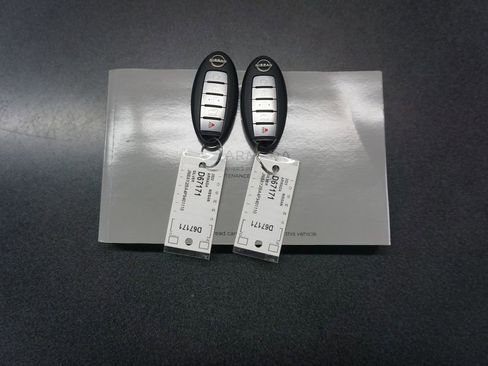 Used 2023 Nissan Armada SL w/ Captain's Chairs Package image 21