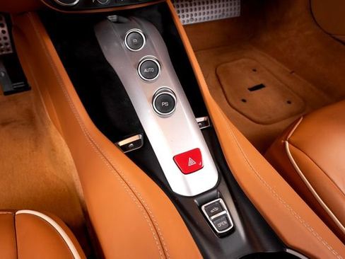 Used 2016 Ferrari California T RWD image 50