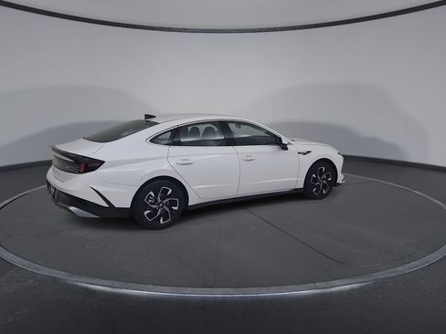 Used 2025 Hyundai Sonata SEL FWD image 16