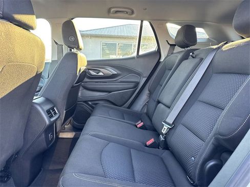 Used 2024 GMC Terrain SLE image 9