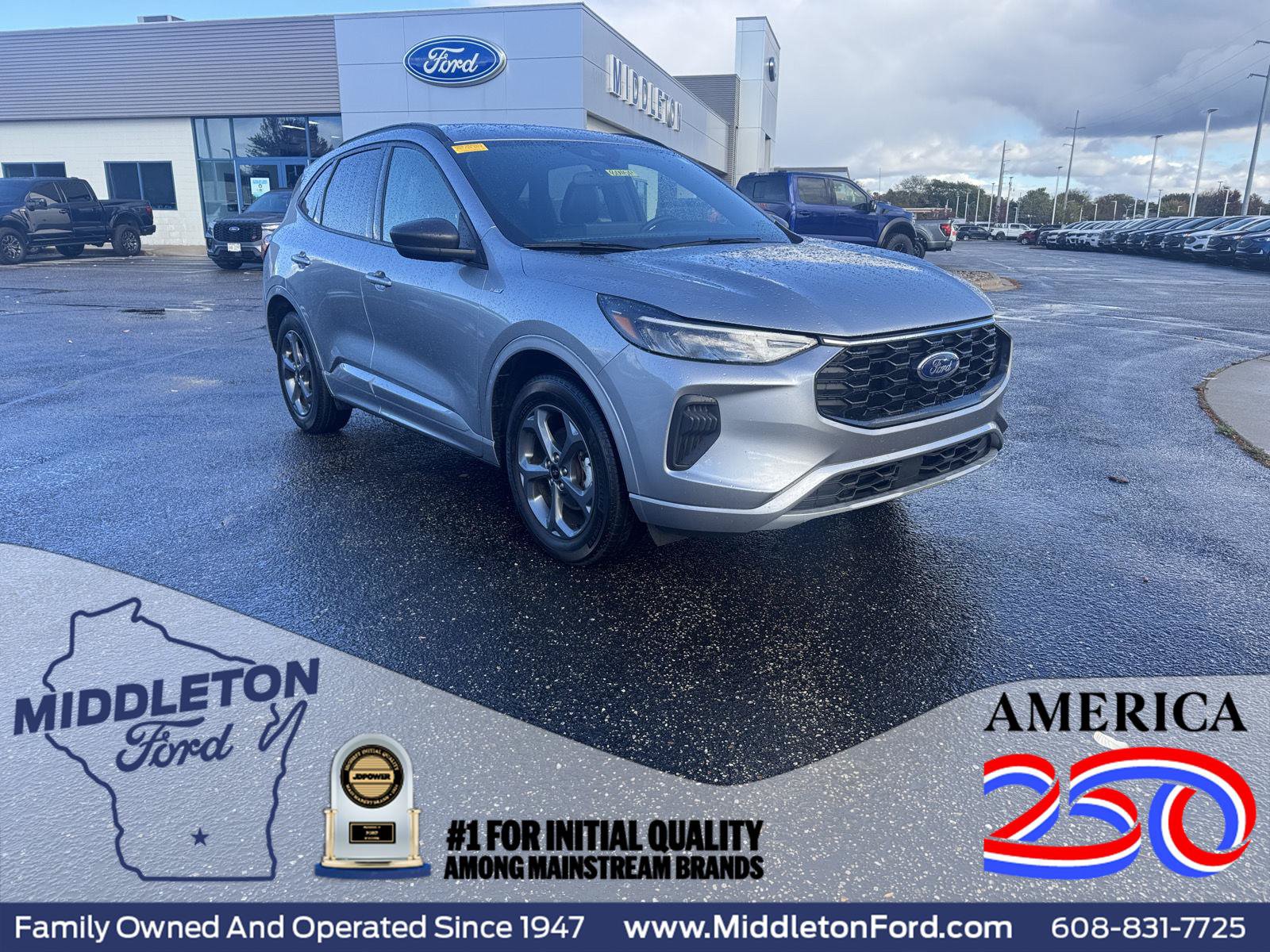 Used 2024 Ford Escape ST-Line w/ Tech Pack #1 AWD/4WD image 1