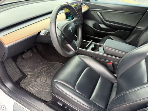 Used 2019 Tesla Model 3 Standard Range image 11