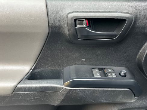 Certified 2022 Toyota Tacoma SR image 12