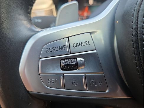 Used 2022 BMW 740i w/ M Sport Package image 18