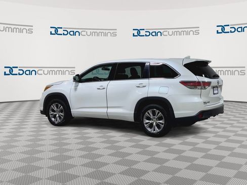 Used 2015 Toyota Highlander Plus AWD/4WD image 7
