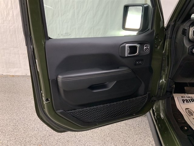 Used 2023 Jeep Gladiator Rubicon AWD/4WD image 21