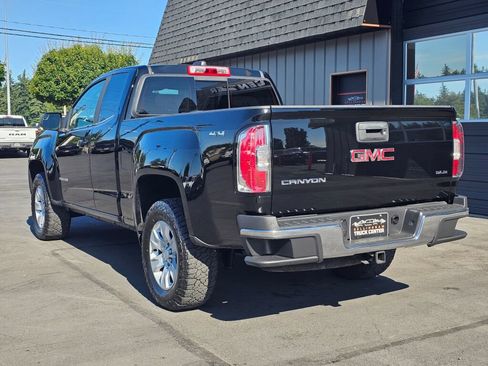 Used 2017 GMC Canyon SLE w/ SLE Convenience Package AWD/4WD image 3