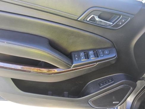 Used 2020 GMC Yukon XL SLT RWD image 7