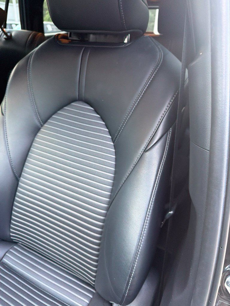 Used 2024 Toyota Highlander XSE FWD image 5