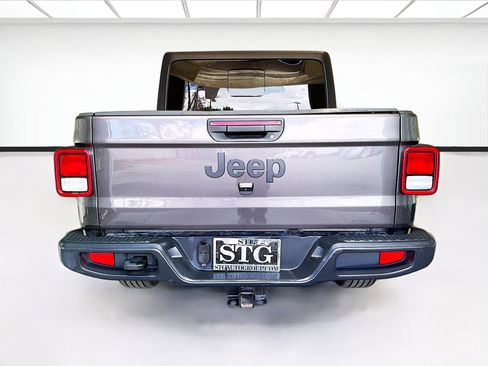 Used 2022 Jeep Gladiator Sport AWD/4WD image 5
